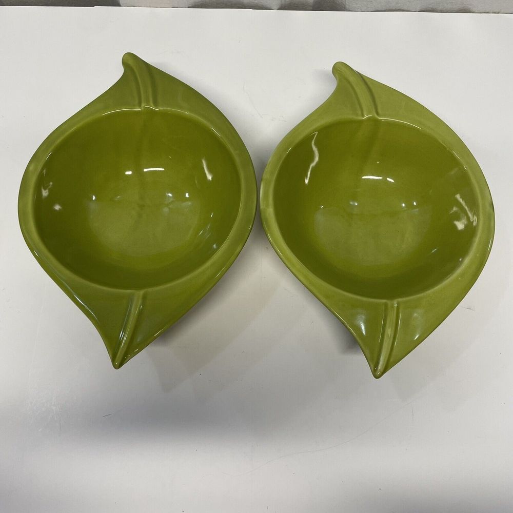 Deartis‎ Portugal Ceramic Leaf Bowls Set of 2 Chartreuse Green Mid Century Style